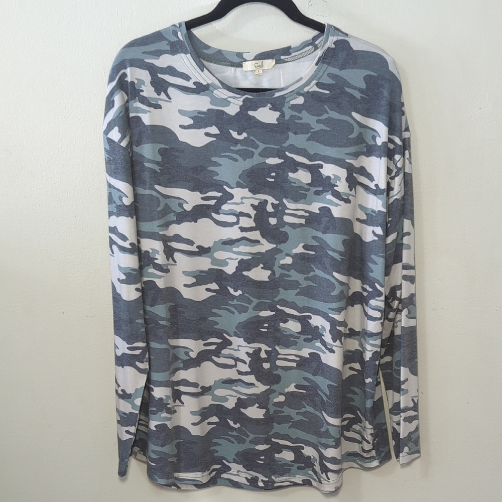 Easel Long-Sleeve Camo T-Shirt Green Gray White Flowy Oversized Women's Size L